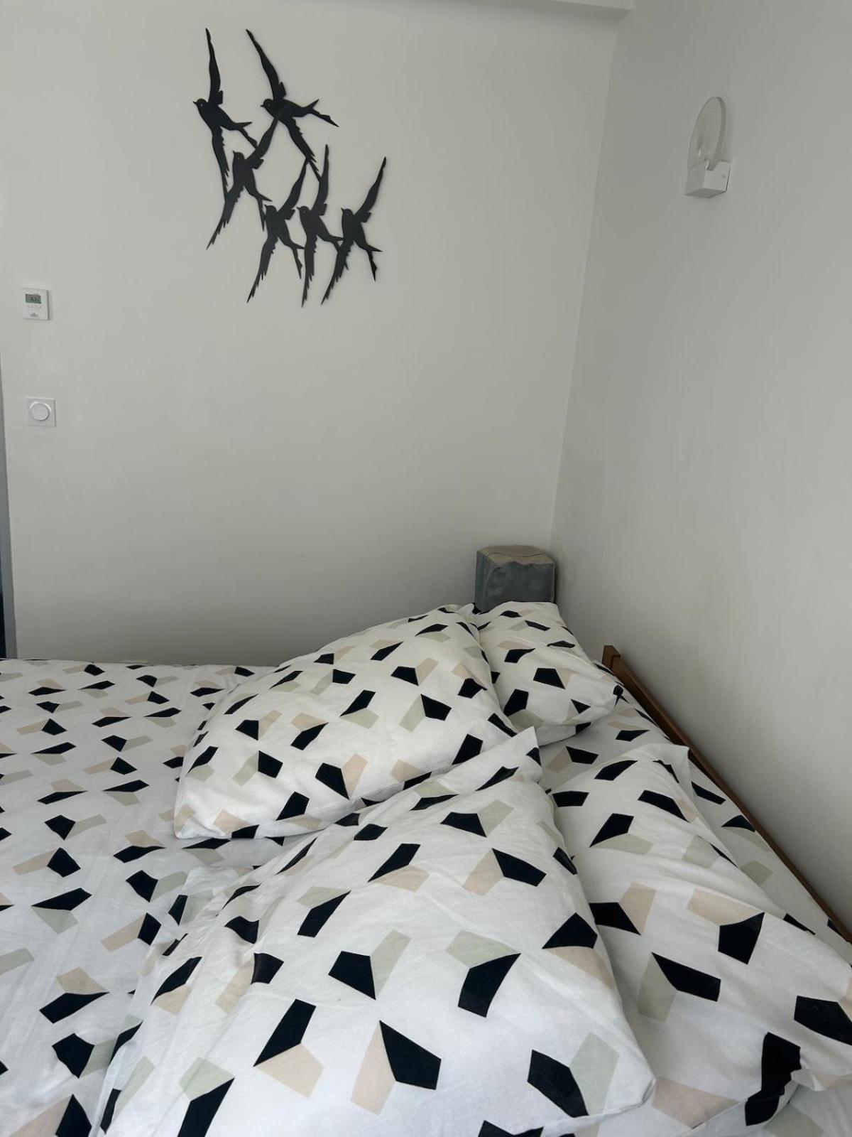 Cozy With Parking 5 Min From Downtown Appartement *